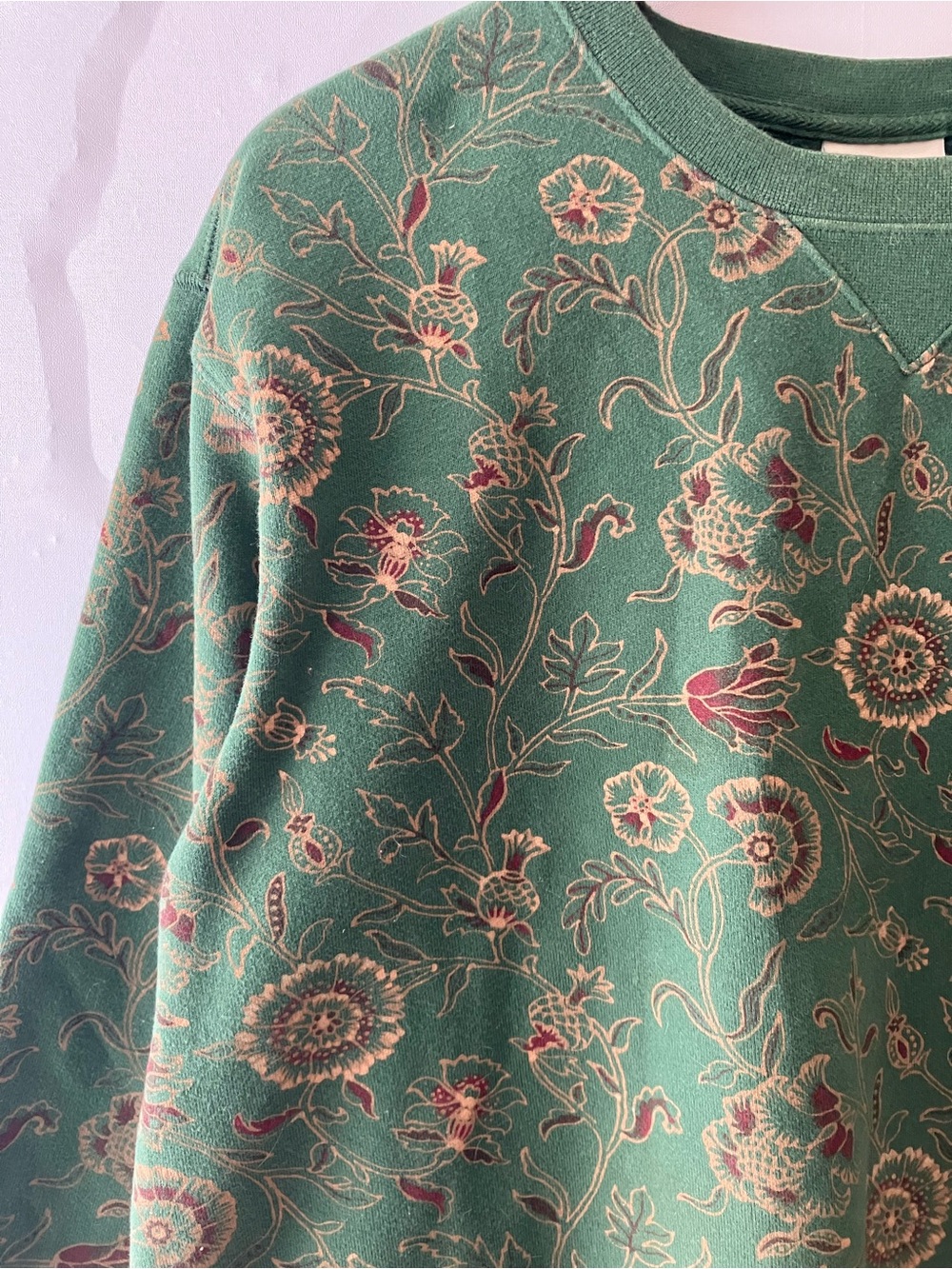 CLASSIC ELEMENTS Vintage Floral Crewneck Sweatshirt - Picture 3 of 4